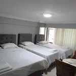 Hotel Kaya *